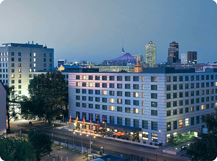 JW Marriott Hotel, Berlin Luxury hotel on the strip with the best views of Las Vegas. Experience world-class dining, five-star service and award-winning rooms.